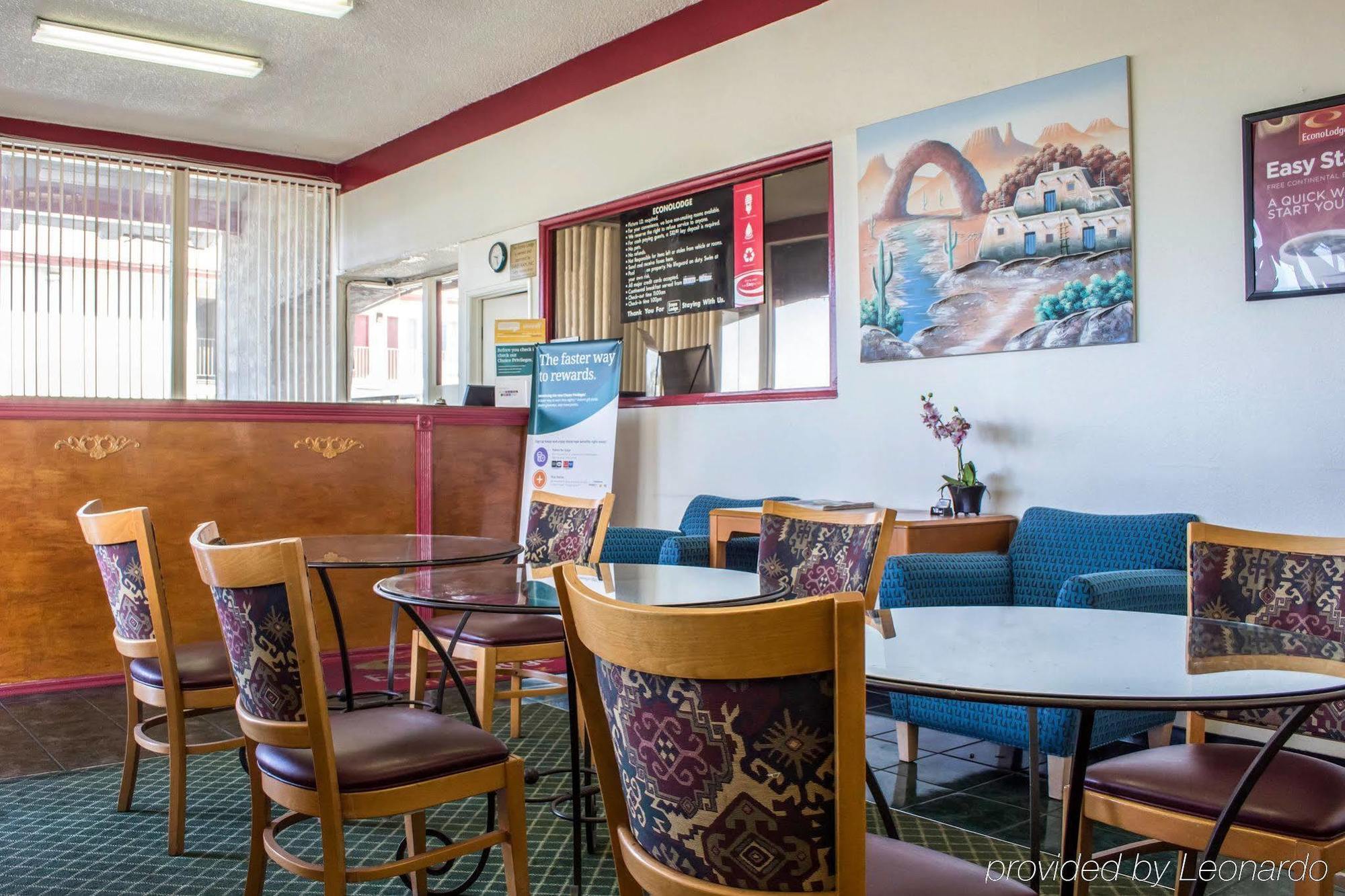Econo Lodge Tucson Bagian luar foto