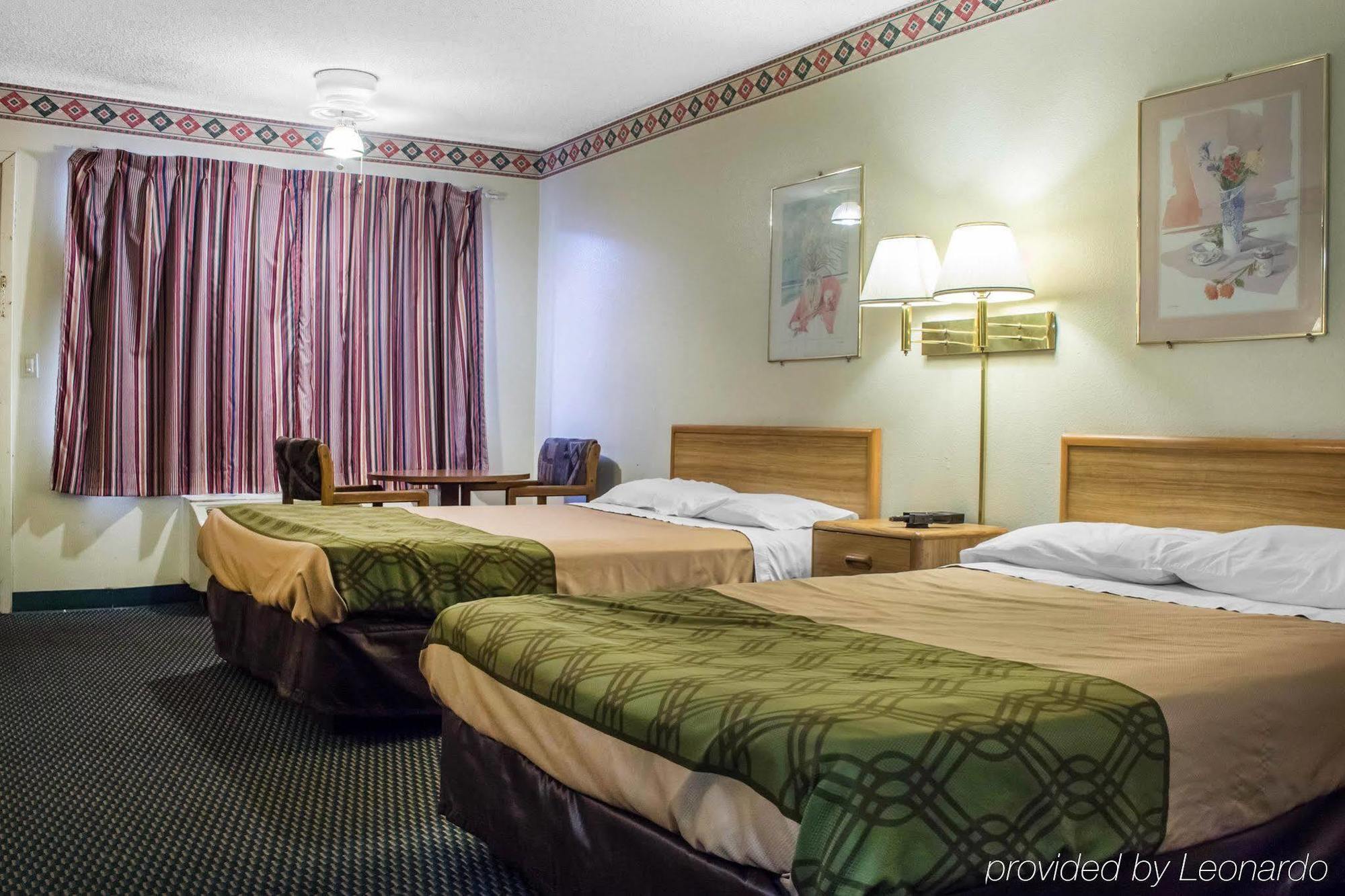 Econo Lodge Tucson Bagian luar foto