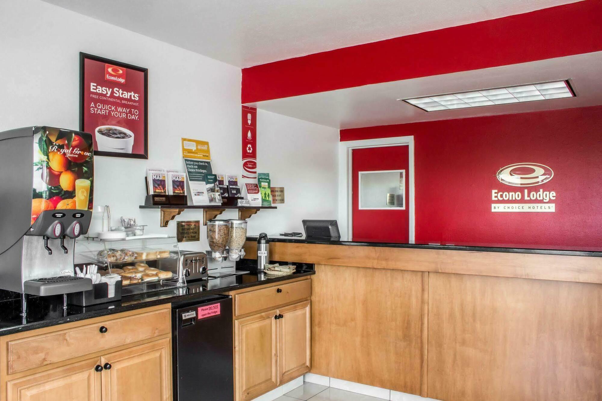 Econo Lodge Tucson Bagian luar foto